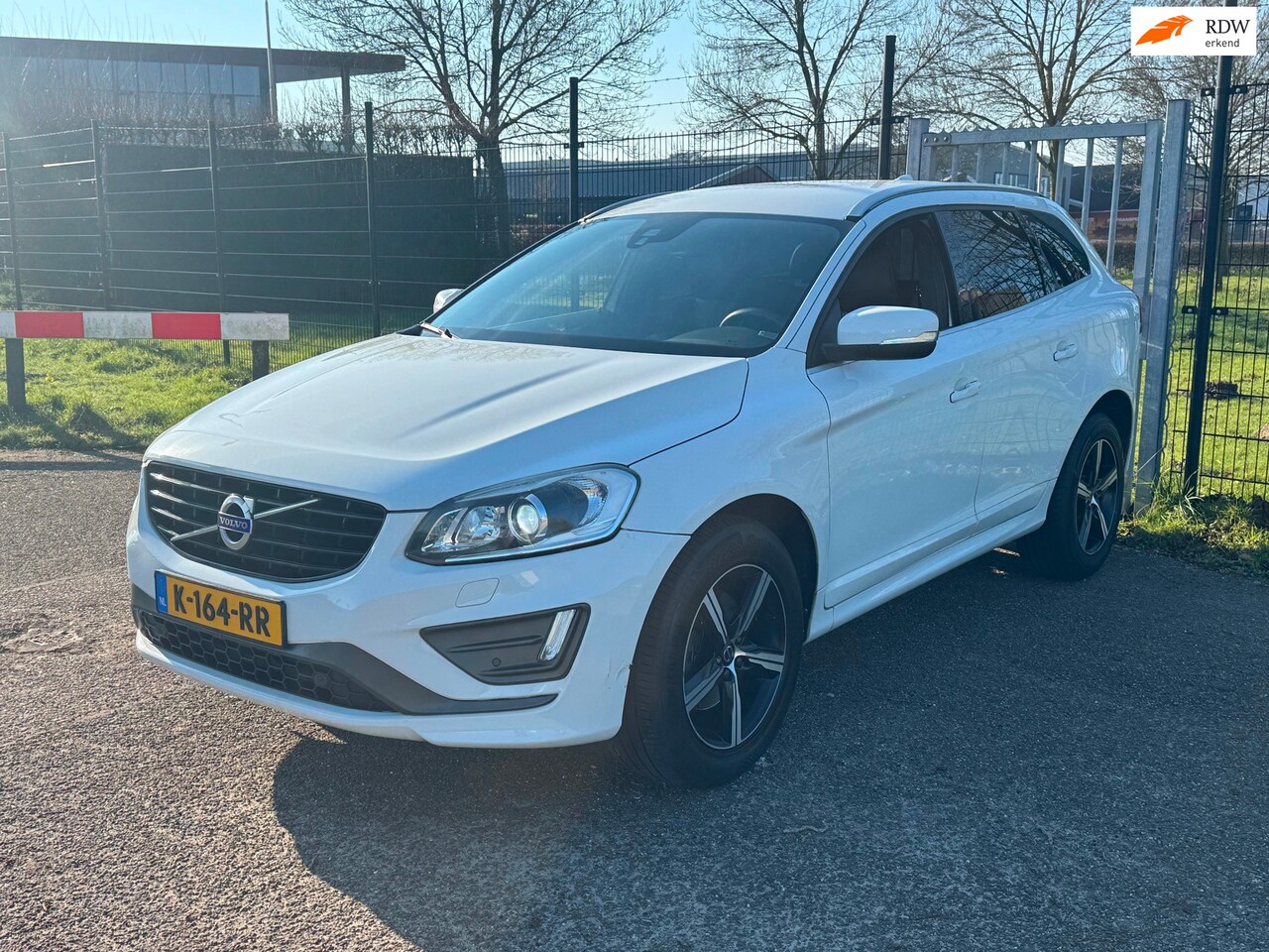 Volvo XC60 - 2.0 D3 FWD Automaat R-Design Xenon Trekhaak - AutoWereld.nl