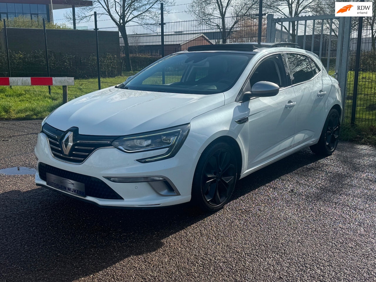 Renault Mégane - 1.3 TCe GT-Line Aut Panodak LED Camera - AutoWereld.nl