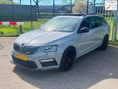 Skoda Octavia Combi - 2.0 TSI RS Business Panodak 20inch Camera Drive mode