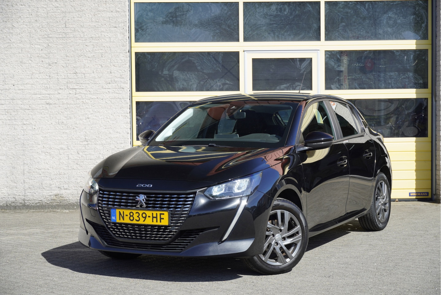 Peugeot 208 - 1.2 PureTech 5drs Active Pack BJ2021 Lmv 16" | Led | Pdc | App-Connect | Navi | Airco | Cr - AutoWereld.nl