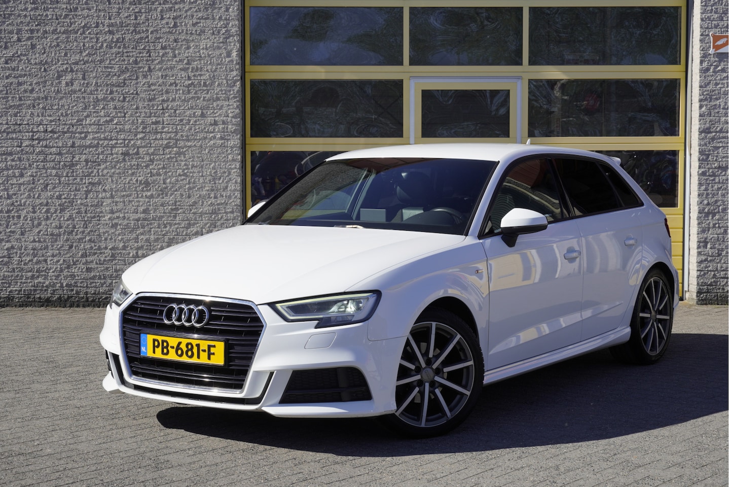 Audi A3 Sportback - 1.0 TFSI 5drs 2x S-Line Edition BJ2017 Lmv 18" | Led V+A | Dynamische knipperlichten | Pdc - AutoWereld.nl