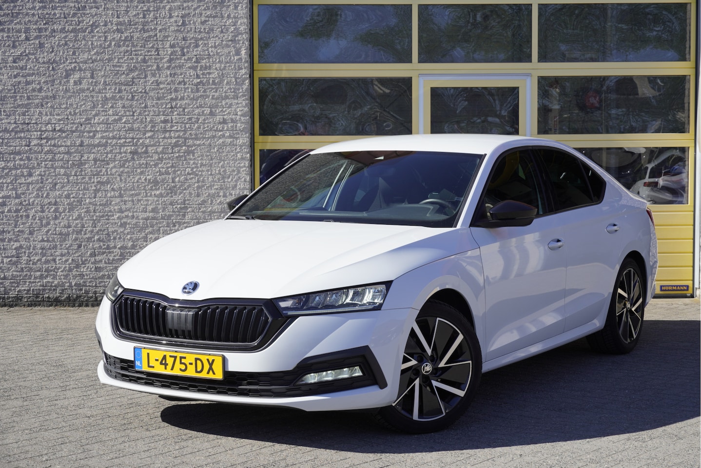Skoda Octavia - 1.0 e-TSI Automaat! 5drs Sport Business BJ2021 Lmv 18" | Led V+A | Dynamische knipperlicht - AutoWereld.nl