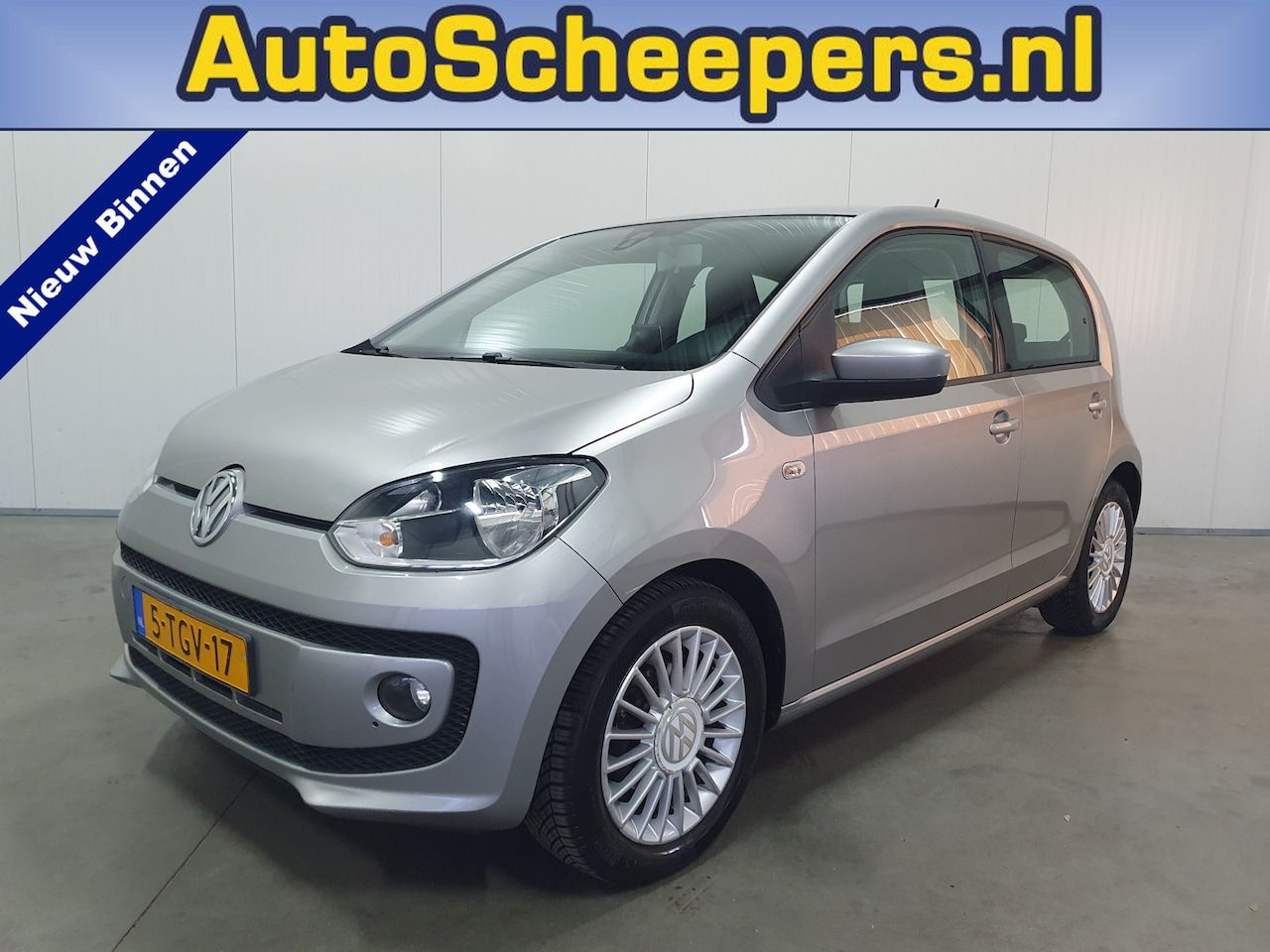 Volkswagen Up! - 1.0 high up! BlueMotion NAVI/CRUISE/PDC/AIRCO/LMV - AutoWereld.nl