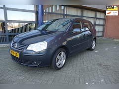 Volkswagen Polo - 1.4-16V Optive 5 Deurs Airco Apk 6-11-2026