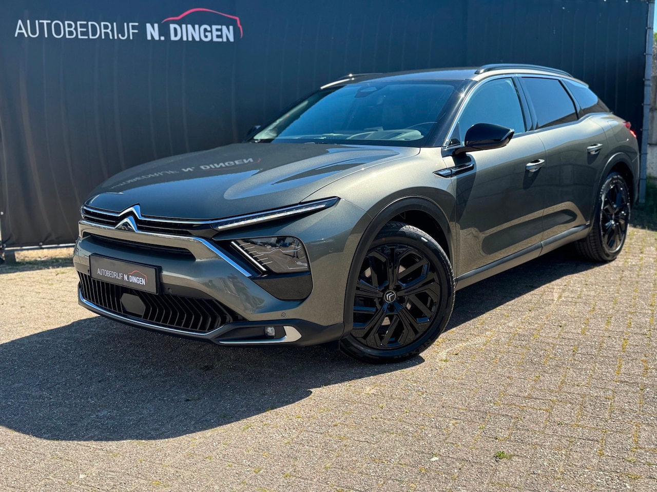 Citroën C5 X - 1.6 Plug-in Hybrid 225 Shine 360 camera - AutoWereld.nl