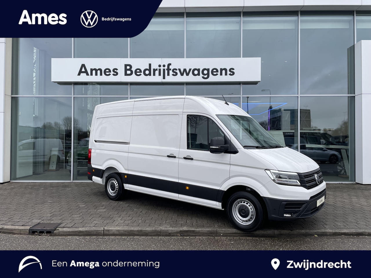 Volkswagen Crafter - 35 2.0 TDI L3H3 Highline 140pk Automaat | Trekhaak met opstap | App connect | 3 Zits excl - AutoWereld.nl