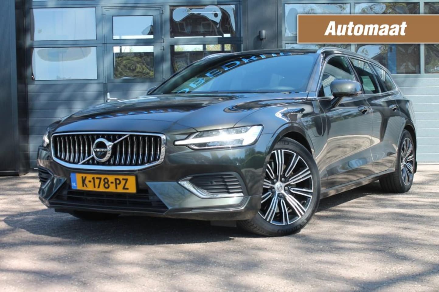 Volvo V60 - 2.0 T6 AWD Recharge. Inscription  1e eigenaar**NL-Auto** Trekhaak / BTW - AutoWereld.nl