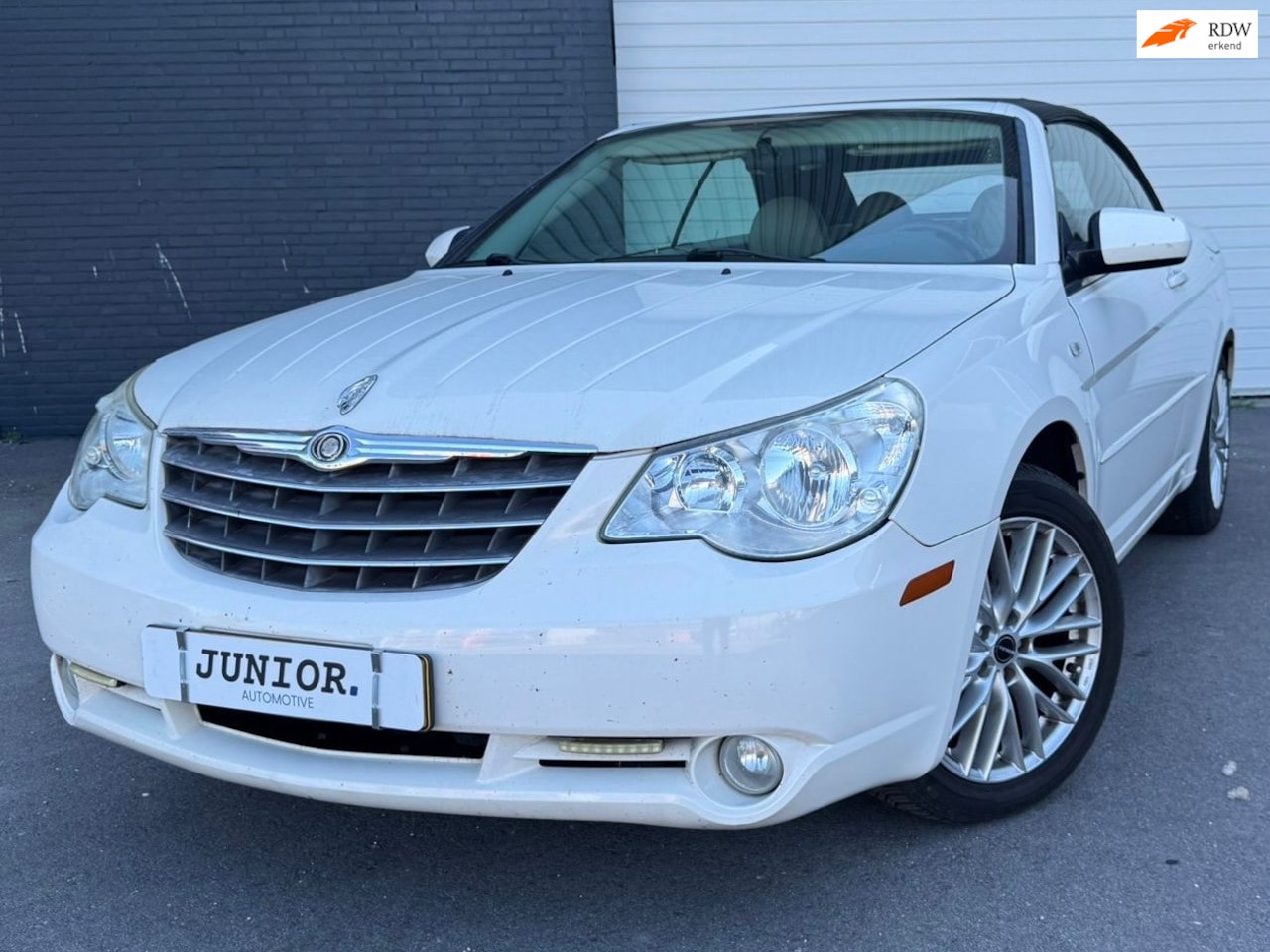Chrysler Sebring Cabrio - 2.7i V6 Touring Convertible AUTOMAAT/LEDER/STOELVERWARMING - AutoWereld.nl