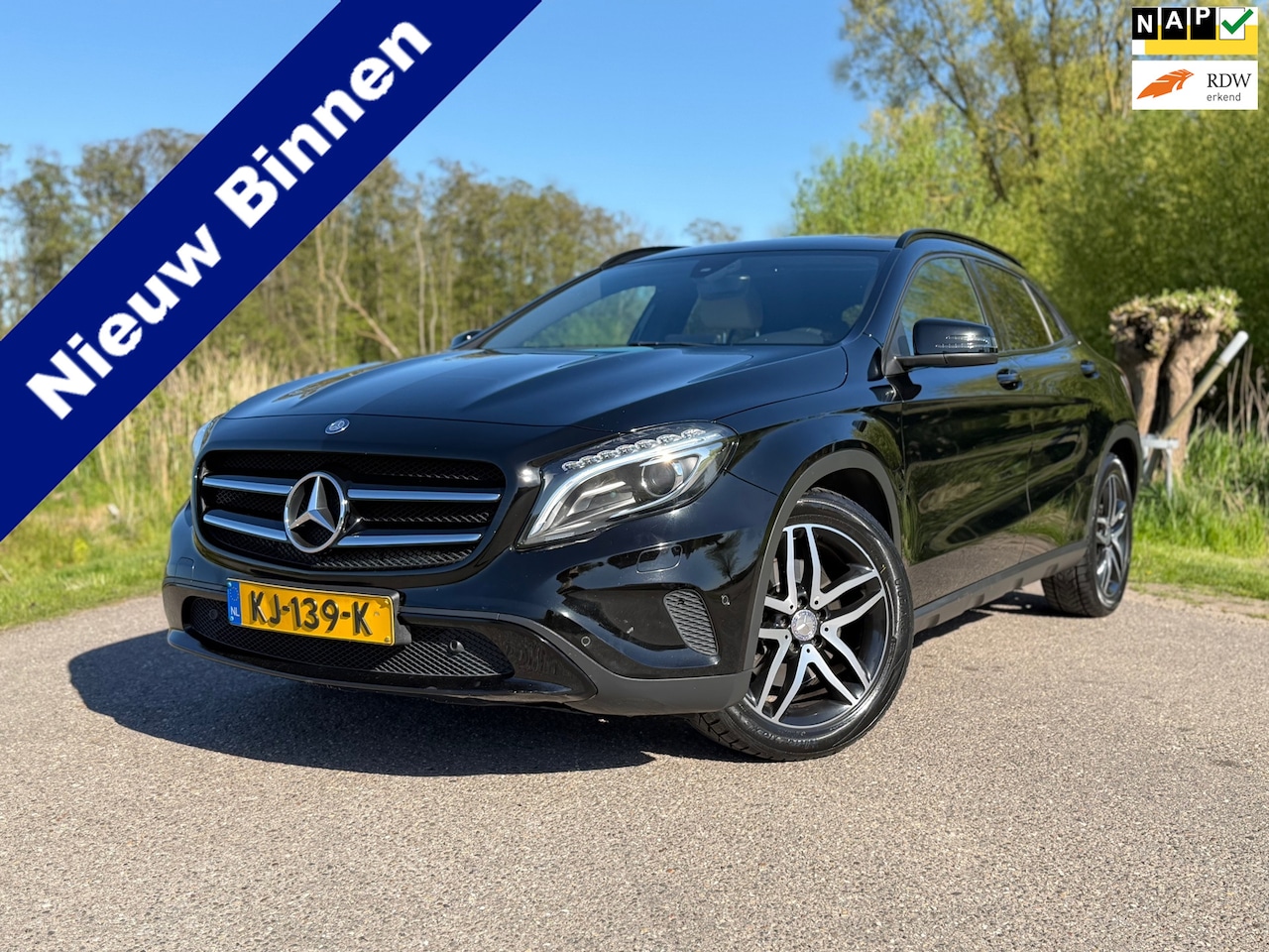 Mercedes-Benz GLA-Klasse - 250 Automaat / Leder / 18" Velgen / Navi / 2e Eigenaar / Clima / PDC / Cruise / LED / Deal - AutoWereld.nl