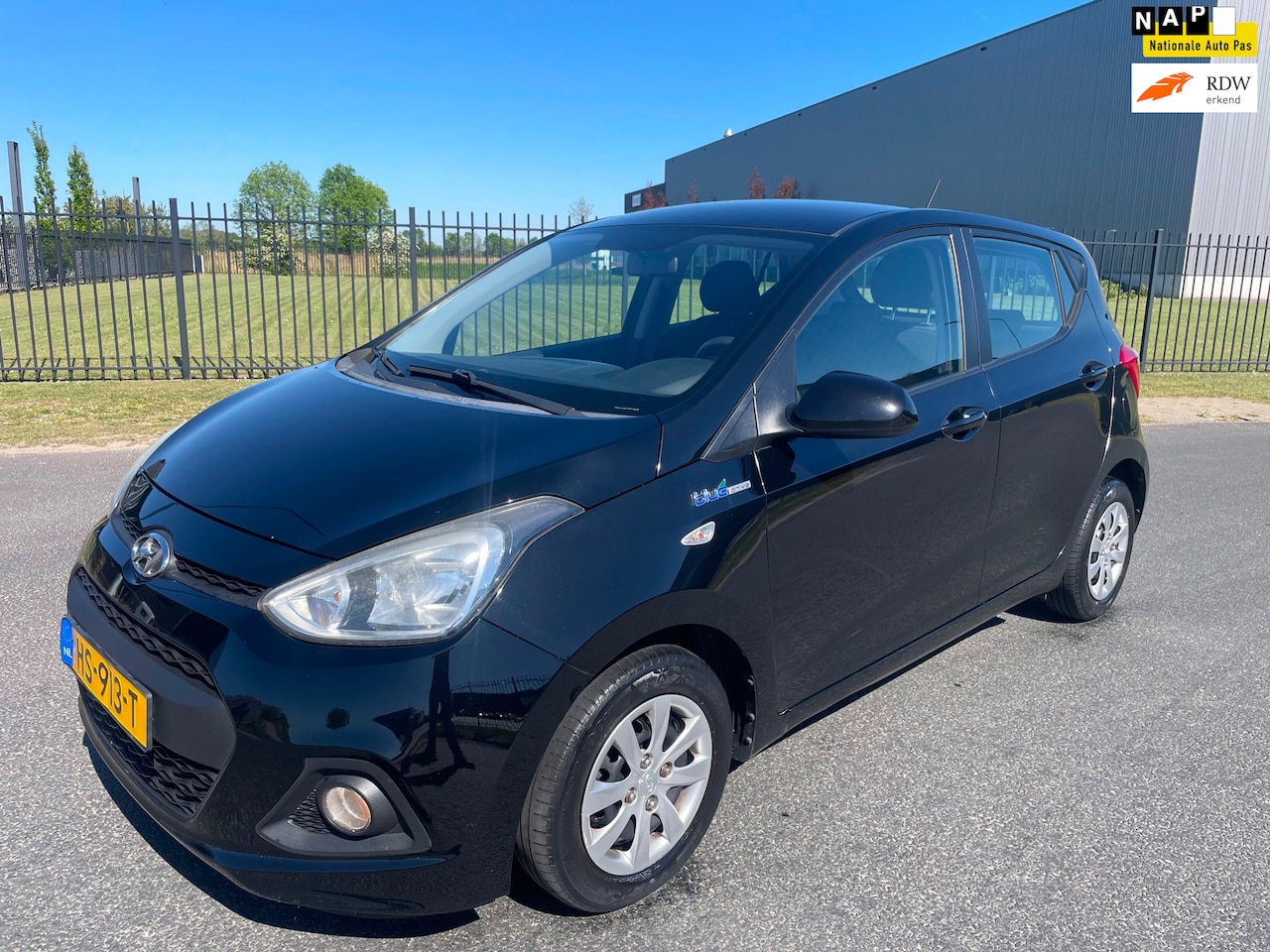 Hyundai i10 - 1.0i i-Motion Comfort|Bj 2016|Clima|Cruise|NAP!!|Apk 3-2027!! - AutoWereld.nl