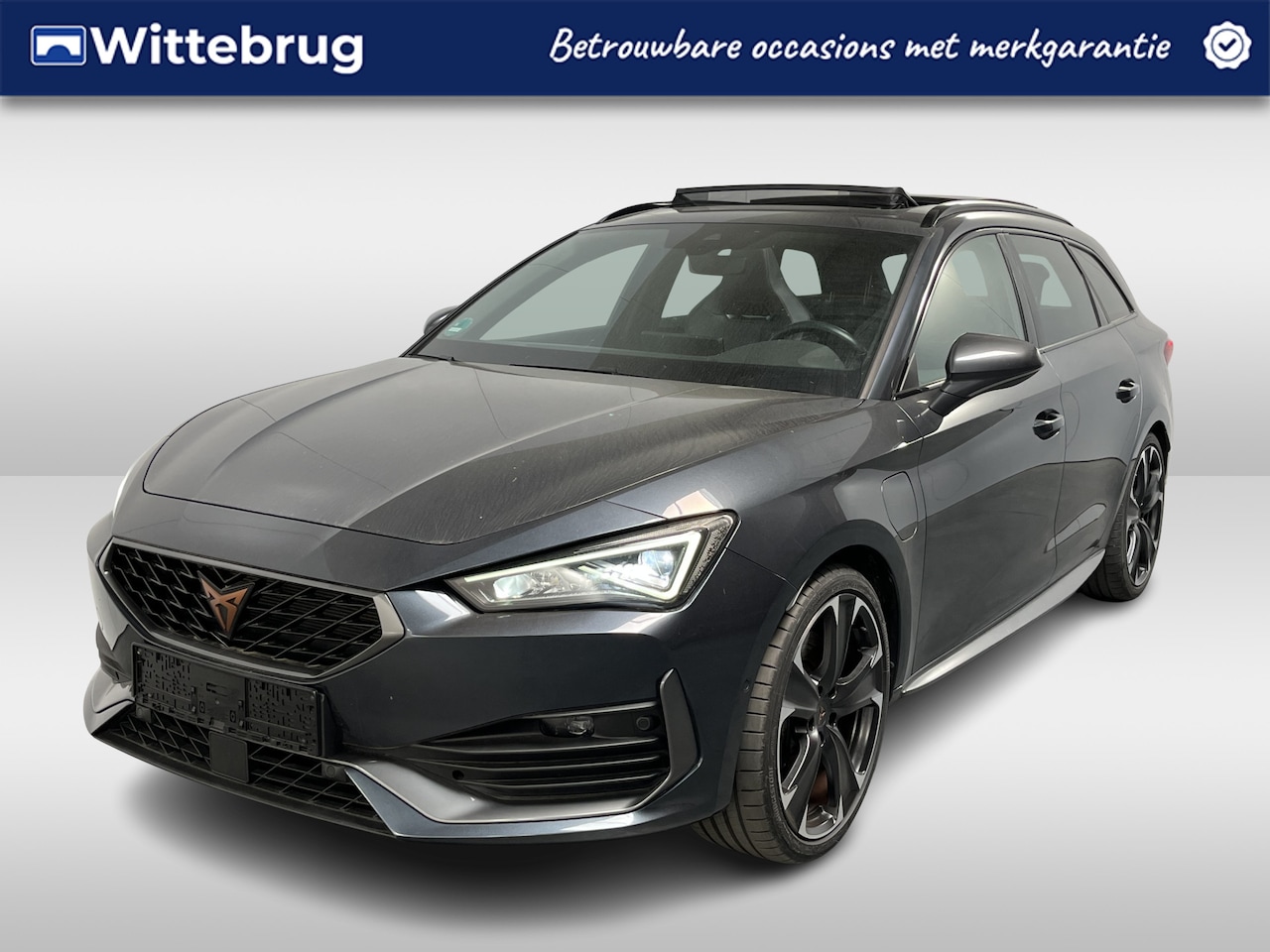 CUPRA Leon Sportstourer - 1.4 e-Hybrid VZ Performance / AUTOMAAT/ 245PK/ PANO/ PARK.SENSOREN V+A/ CAMERA/ STUURVERWA - AutoWereld.nl