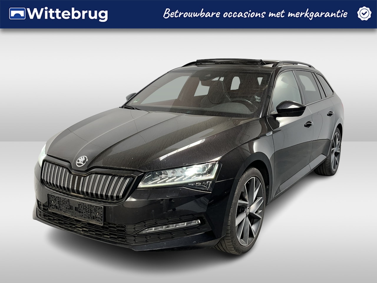 Skoda Superb Combi - 1.4 TSI iV Sportline / AUTOMAAT/ PANO/ TREKHAAK/ STUUR+STOELVERWARM.V+A/ MEMORYSEAT/ PARK. - AutoWereld.nl