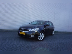 Kia Cee'd Sporty Wagon - 1.4 CVVT X-ecutive Airco / Navi / Cruise / Elektr. ramen / Trekhaak / Lm velgen / NAP