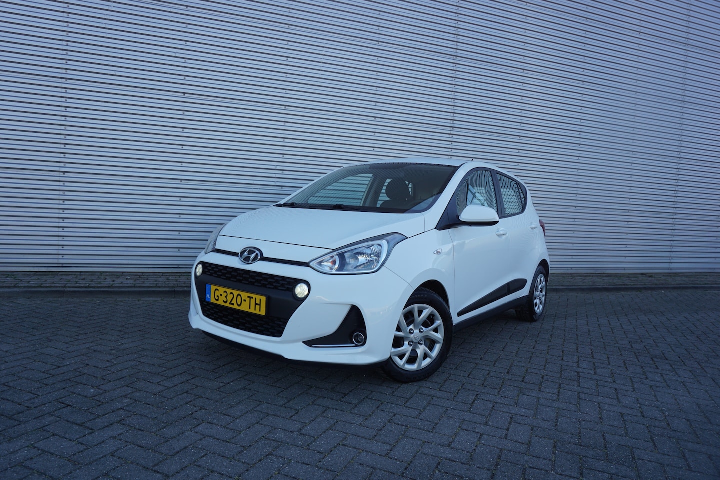 Hyundai i10 - 1.0i Comfort Airco / Cruise / BT / Elektr. ramen / NAP - AutoWereld.nl