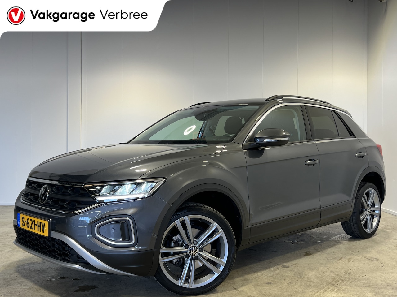 Volkswagen T-Roc - 1.0 TSI R-line | Navigatie / Apple Carplay / Android Auto | Stoelverwarming | PDC V+A incl - AutoWereld.nl