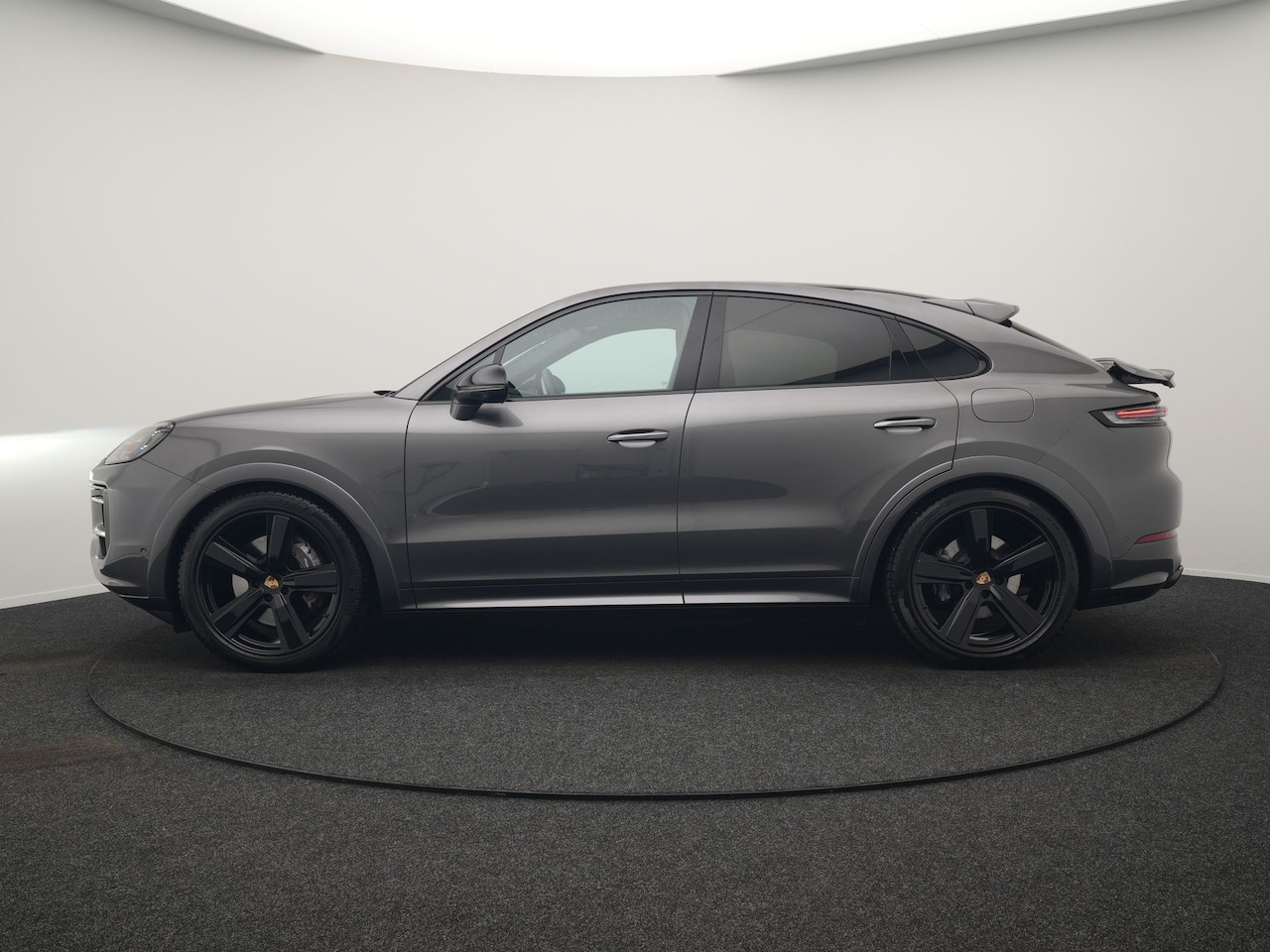 Porsche Cayenne Coupé - 3.0 E-Hybrid PHEV | MY 2024 Facelift | | Trekhaak Af Fabriek | Panodak | Luchtvering | Spo - AutoWereld.nl