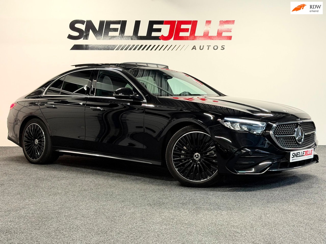 Mercedes-Benz E-klasse - 300 e Sport Edition|PANO|HYPERSCREEN|AMBIENT|ELEC STOELEN| VOLL| - AutoWereld.nl