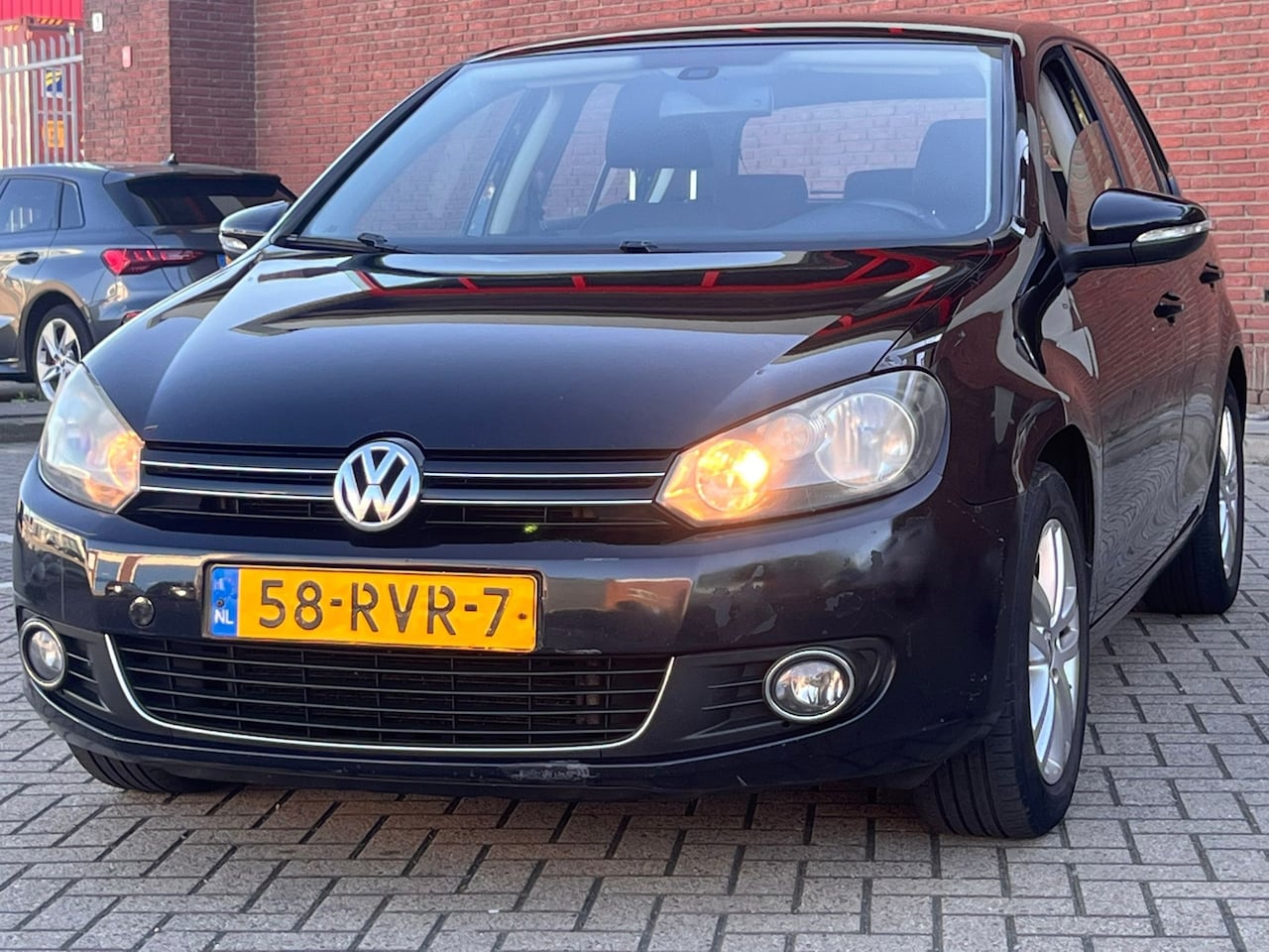 Volkswagen Golf - 1.2 TSI Highline BlueMotion|5DRS|ALCANTARA|APPLE PLAY|INRUILKOOPJE - AutoWereld.nl