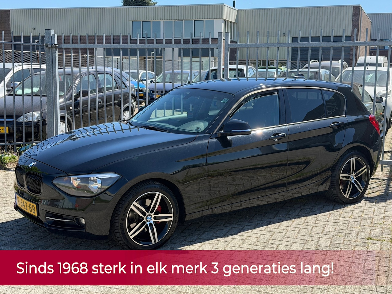 BMW 1-serie - 118i Business AUTOMAAT 5 DEURS! Navi l Airco ECC l Stoelverwarming l PDC l TREKHAAK! Zeer - AutoWereld.nl