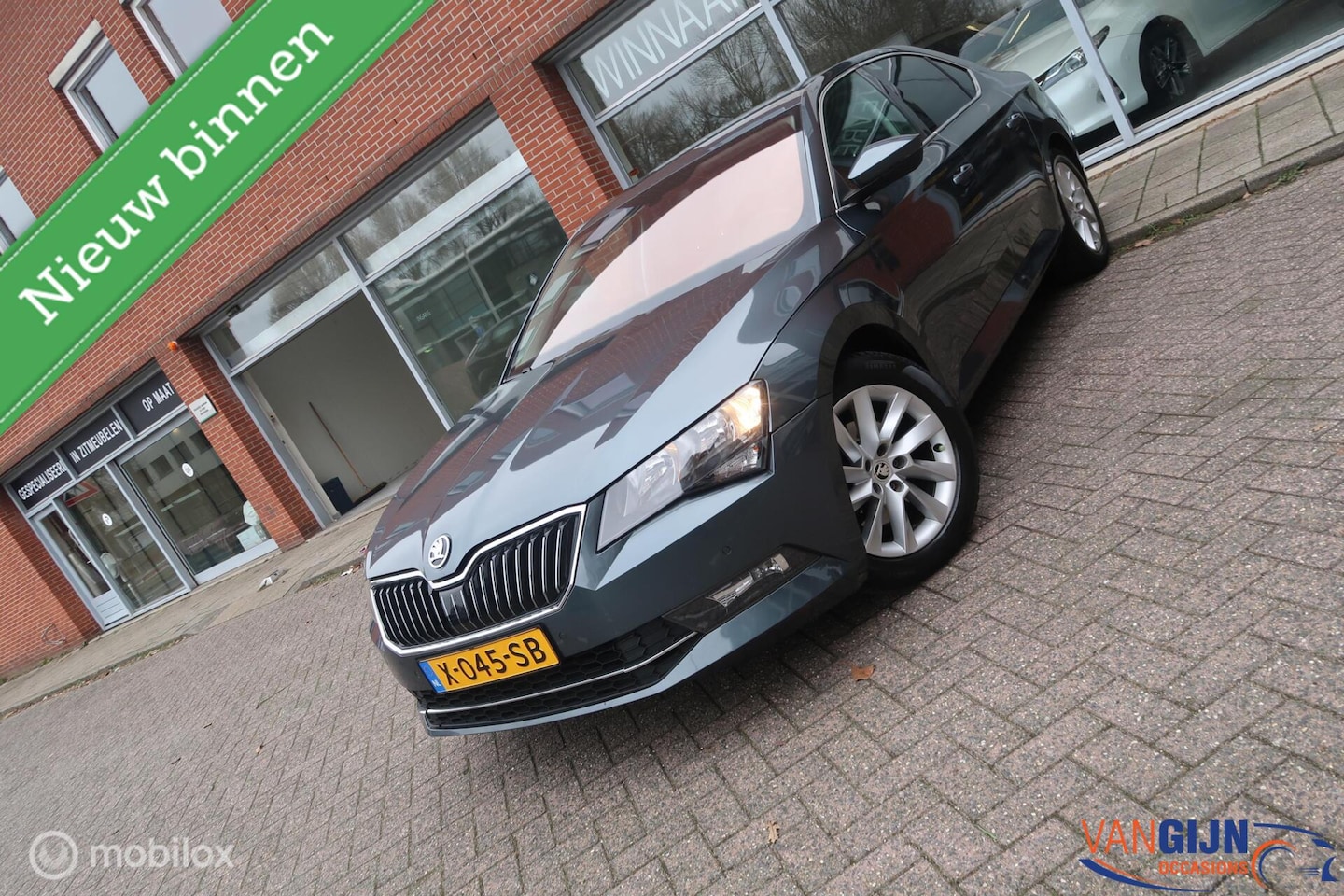 Skoda Superb - 1.6 TDI Ambition Business Carplay Navi Automaat - AutoWereld.nl