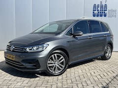 Volkswagen Touran - 2.0 TDI Automaat R-Line Highline Navigatie Camera Adaptieve Cruise Dab Led Carplay Sport C
