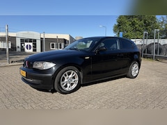BMW 1-serie - 118i Business Line