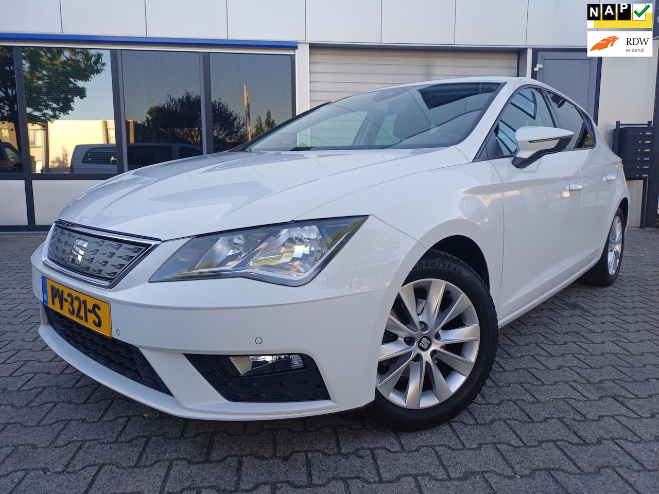 SEAT Leon - 1.0 EcoTSI Style Business Intense NAVI/CLIMA/PDC/LMV - AutoWereld.nl