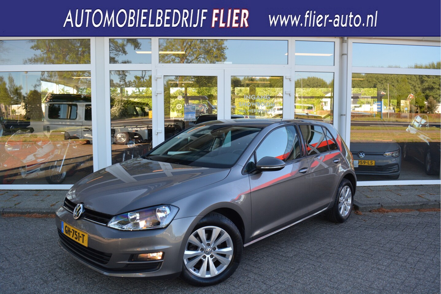 Volkswagen Golf - 1.2 TSI Comfortline Executive | PDC V+A | Clima | Navi | 6-Bak | Orig. NL | NAP | - AutoWereld.nl