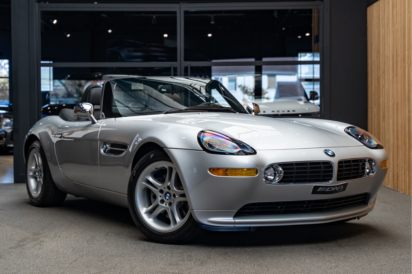 BMW Z8 - Cabriolet Nieuwstaat Uniek 5.0 James Bond - AutoWereld.nl