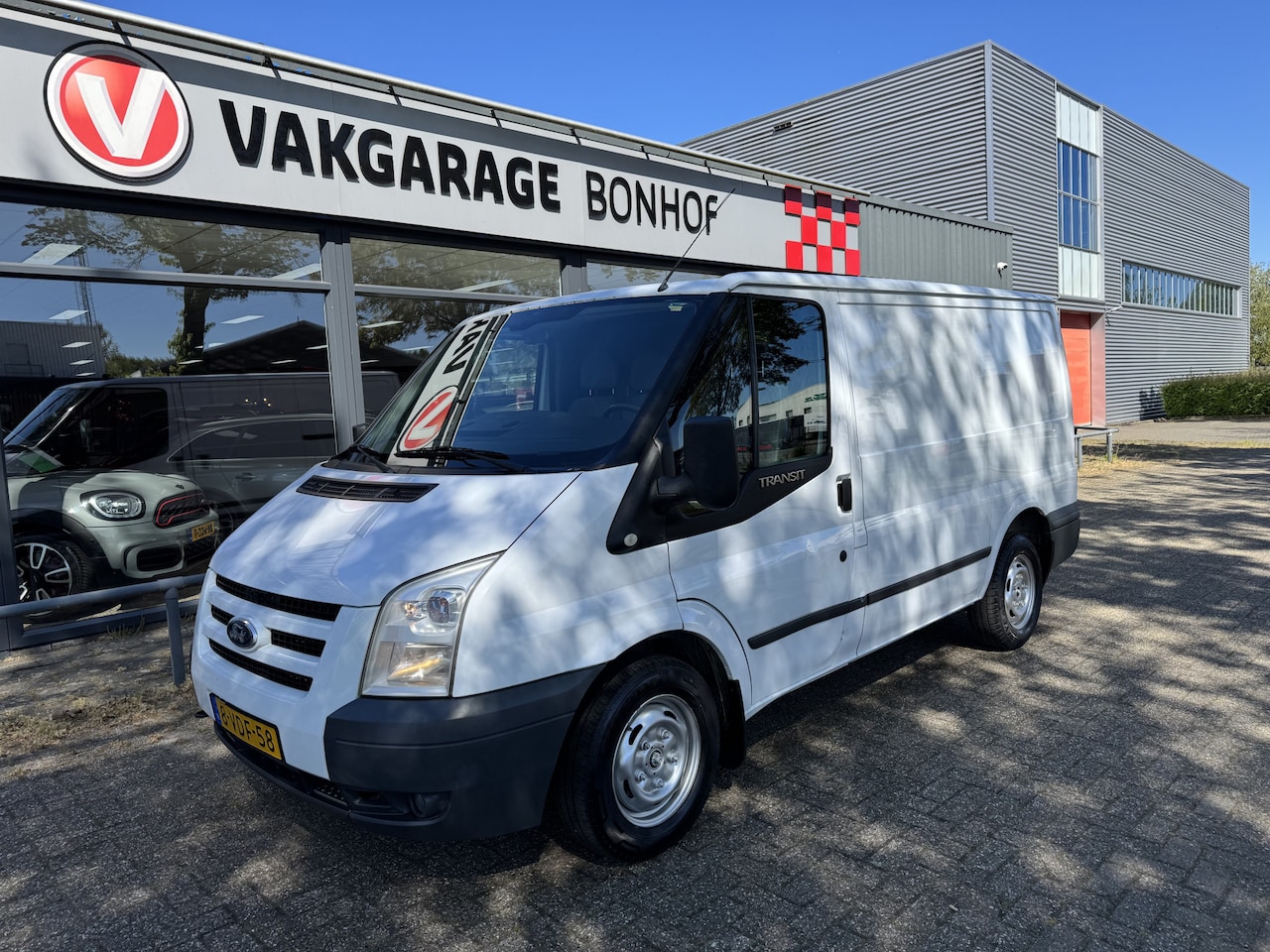 Ford Transit - 260S 2.2 TDCI AIRCO-CRUISE-TREKHAAK - AutoWereld.nl