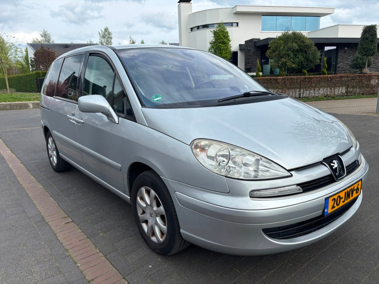 Peugeot 807 - 2.0 8 persoons uitvoering !!! nieuwe a.p.k airco trekhaak - AutoWereld.nl