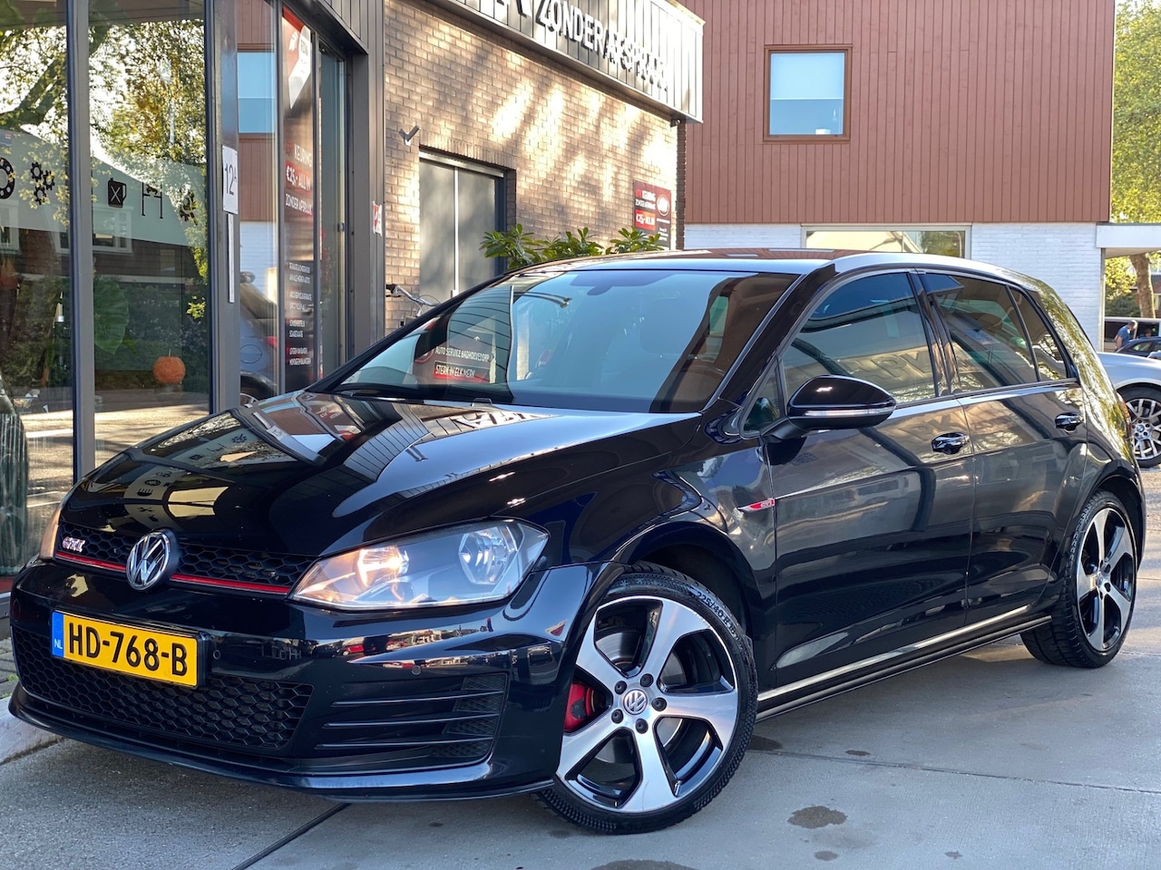 Volkswagen Golf - 2.0 TSI GTI | DYN audio| Camera | PDC - AutoWereld.nl