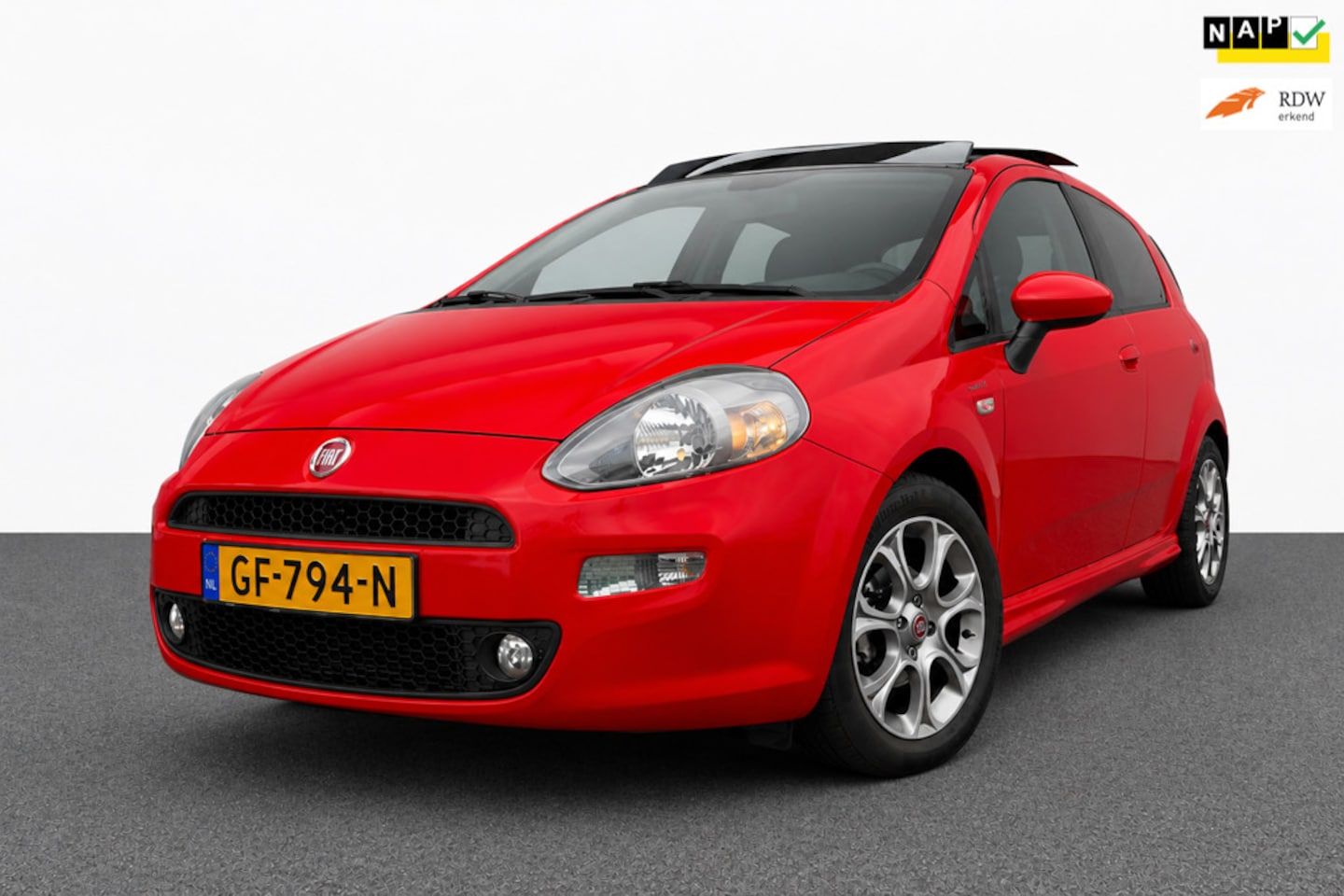 Fiat Punto Evo - 0.9 TwinAir Lounge / 1eigenaar / Pano / NAP / trekhaak/ Vol! - AutoWereld.nl