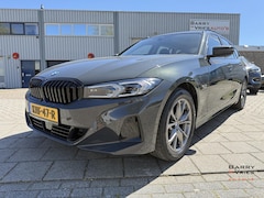 BMW 3-serie Touring - 320e Business Edition Plus | Automatische Trekhaak | Facelift | Adaptieve Cruise Control |