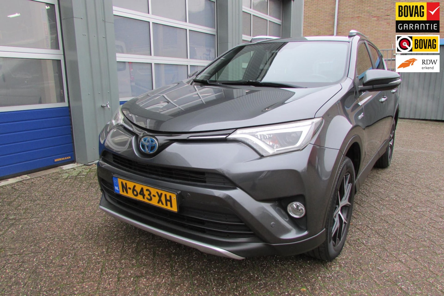 Toyota RAV4 - 2.5 Hybrid Style I Navigatie I Stoelverwarming I Camera I Rijklaar! - AutoWereld.nl