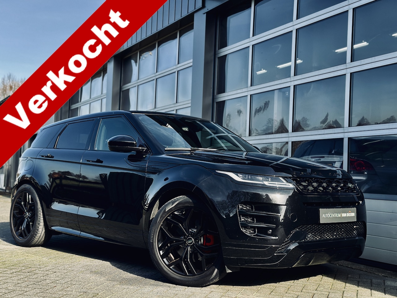Land Rover Range Rover Evoque - 1.5 P300e AWD | R-Dynamic | Panoramadak | Leer | Meridian audio | Elektr trekhaak | Adapt - AutoWereld.nl