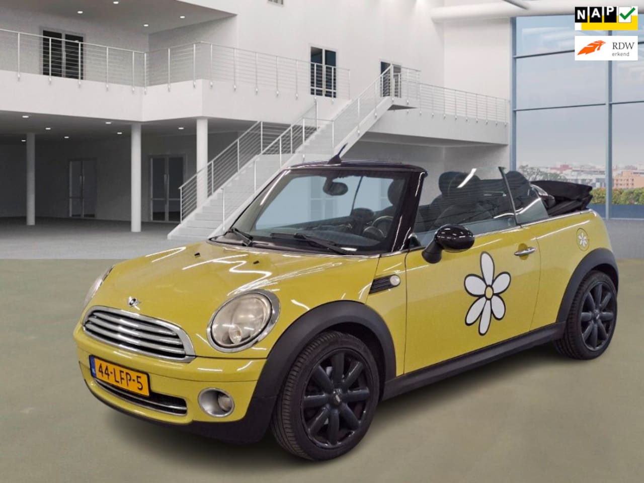 MINI Cabrio - 1.6 Cooper Pepper Mini 1.6 Cooper Pepper - AutoWereld.nl