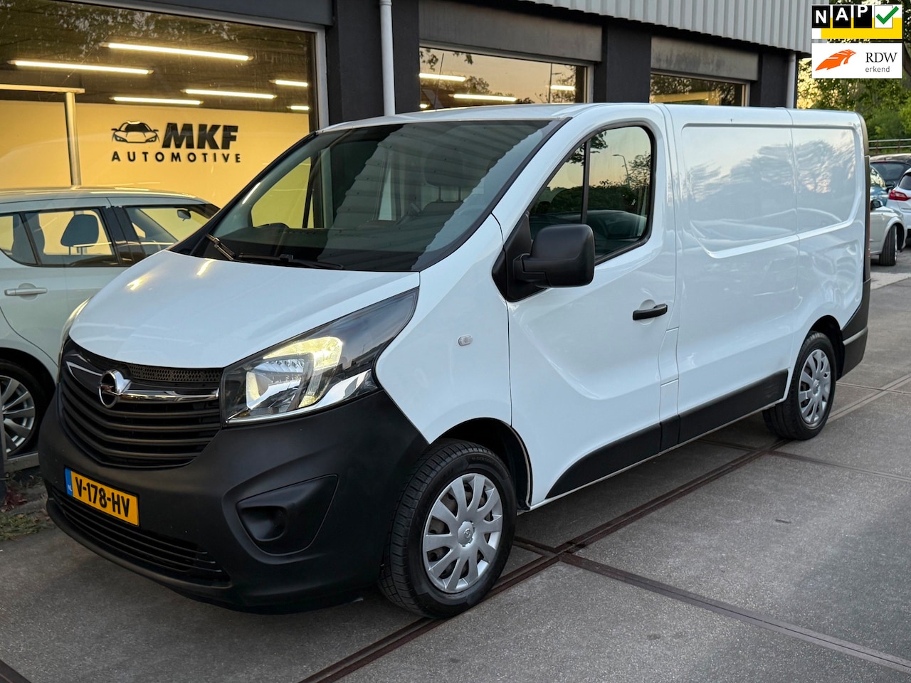 Opel Vivaro - 1.6 CDTI L1H1 Edition EcoFlex 2017 - AutoWereld.nl