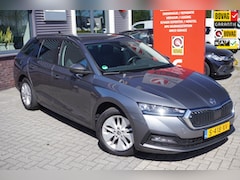 Skoda Octavia Combi - 1.0 e-TSI Ambition / Trekhaak / Carplay / Virtual dash