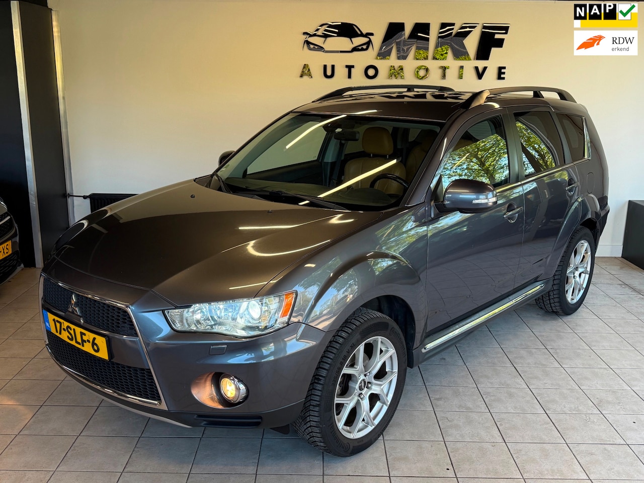 Mitsubishi Outlander - 2.2 DI-D TECH EDITION ECC/LEER/XENON! - AutoWereld.nl