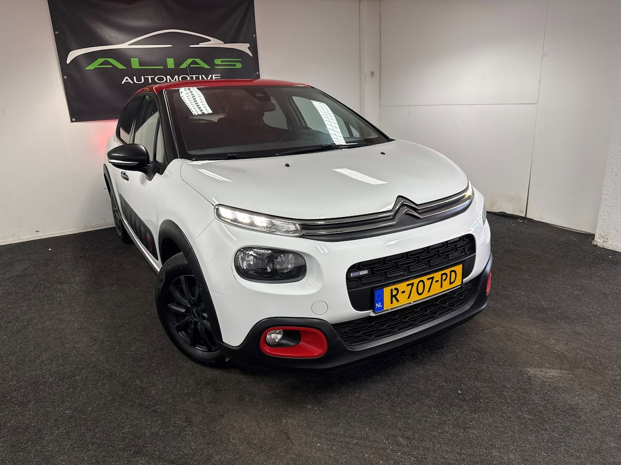 Citroën C3 - 1.2 PureTech S&S Feel -Carplay-Airco-Camera -APK 2027 - AutoWereld.nl