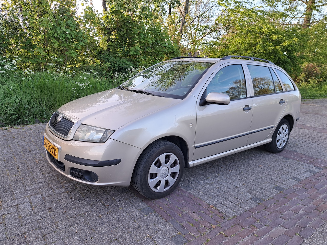 Skoda Fabia Combi - 1.4-16V Equipe Apk tot 2-2027 - AutoWereld.nl