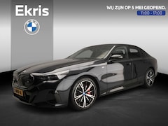 BMW i5 - Sedan M60 xDrive 84 kWh | M-Sportpakket | LED | Leder | HUD | Panoramadak | Active cruise