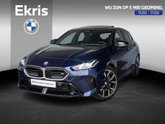 BMW 1-serie - M135 xDrive | Harman-Kardon | Panoramadak | Stoelverwarming | Achteruitrijcamera | 19''