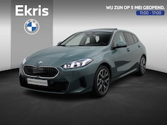 BMW 1-serie - 120 M Sportpakket | Glazen Panoramadak | Driving Assistant Plus | Head-Up Display | 18"