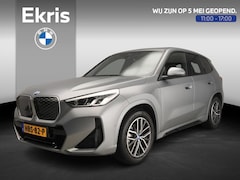 BMW iX1 - eDrive20 | M-Sportpakket | LED | Navigatie | Schuifdak | Trekhaak | Elektr. zetels | DAB |