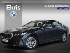 BMW 5-serie - Sedan 520i Driving Assistant | Achteruitrijcamera | Parkeersensoren | Lentevoordeel