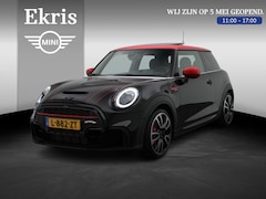 MINI John Cooper Works - 3-deurs Comfort Plus Pakket | 18" JCW Circuit Spoke | Stuurwielrand Verwarmd | Glazen pano