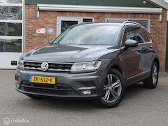 Volkswagen Tiguan - 1.5 TSI ACT Highline|Wegklapbare trekhaak|Full Led|Carplay|Electrische Achterklep|Parkeers