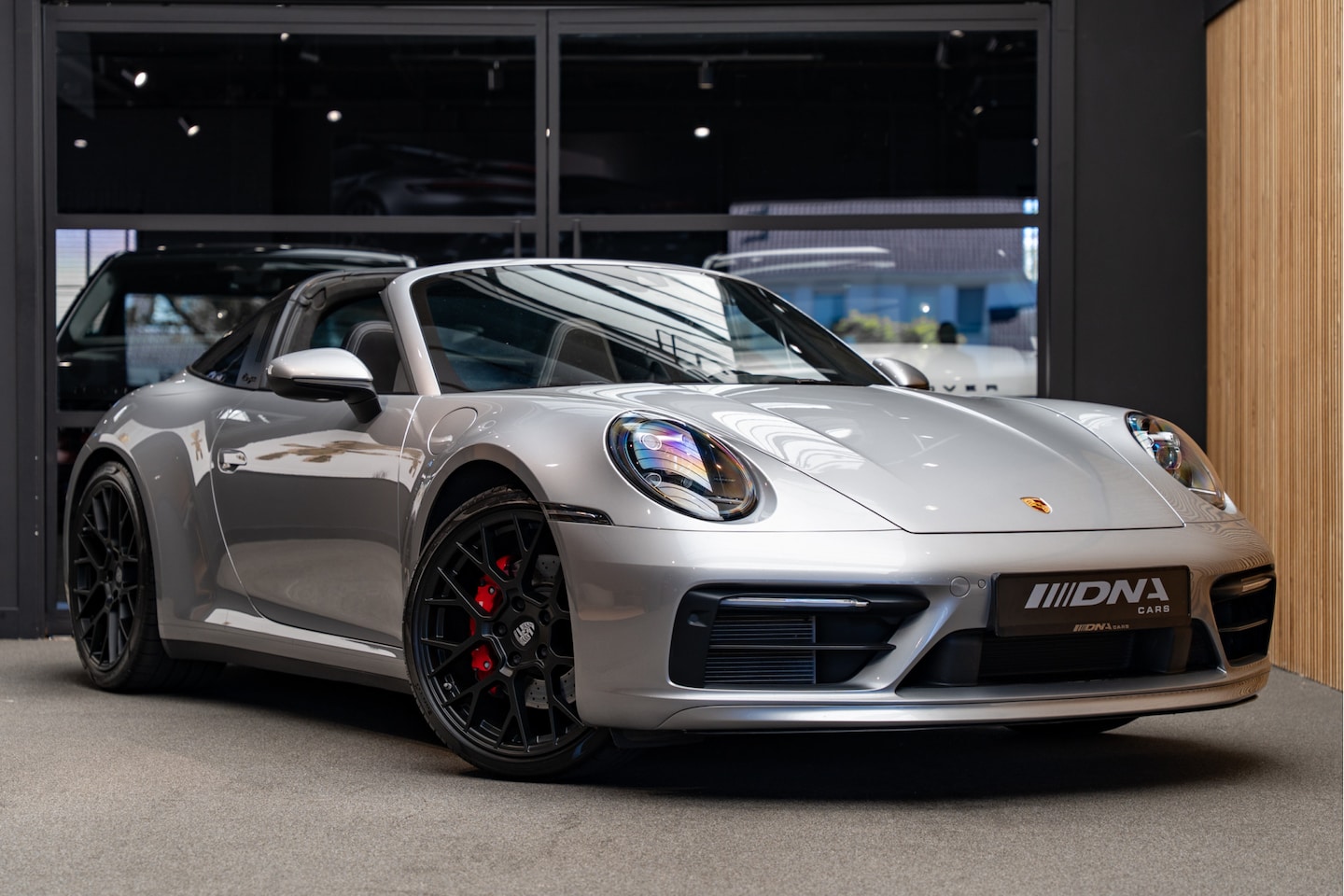 Porsche 911 Targa - 992 4S SportDesign Sportuitlaat 3.0 4 S Stoelventilatie - AutoWereld.nl